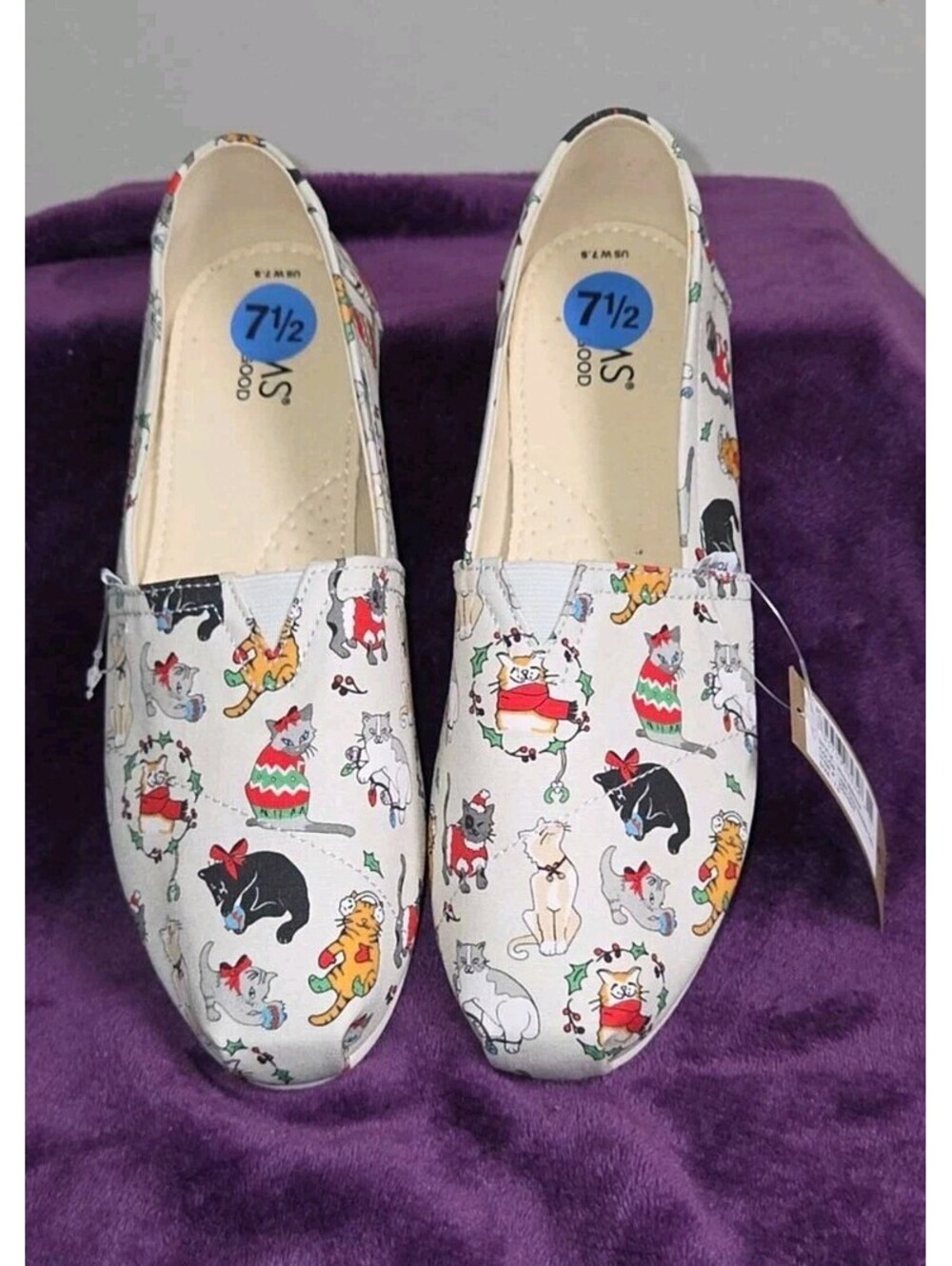 NWT Toms Belmont Holiday Cats Print Light Grey Canvas Slip On Sneaker Size 7.5